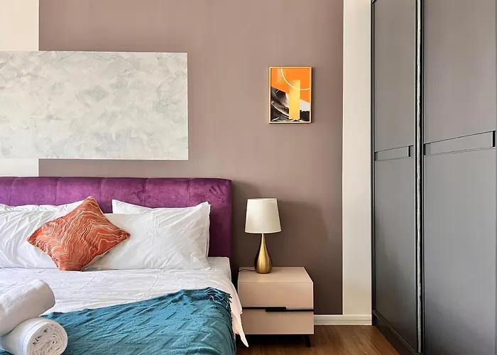 Ceylonz Suites By V Stay